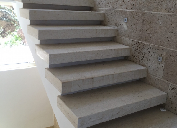 מדרגות שיש ואבן איכותיות