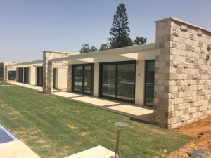 חוץ