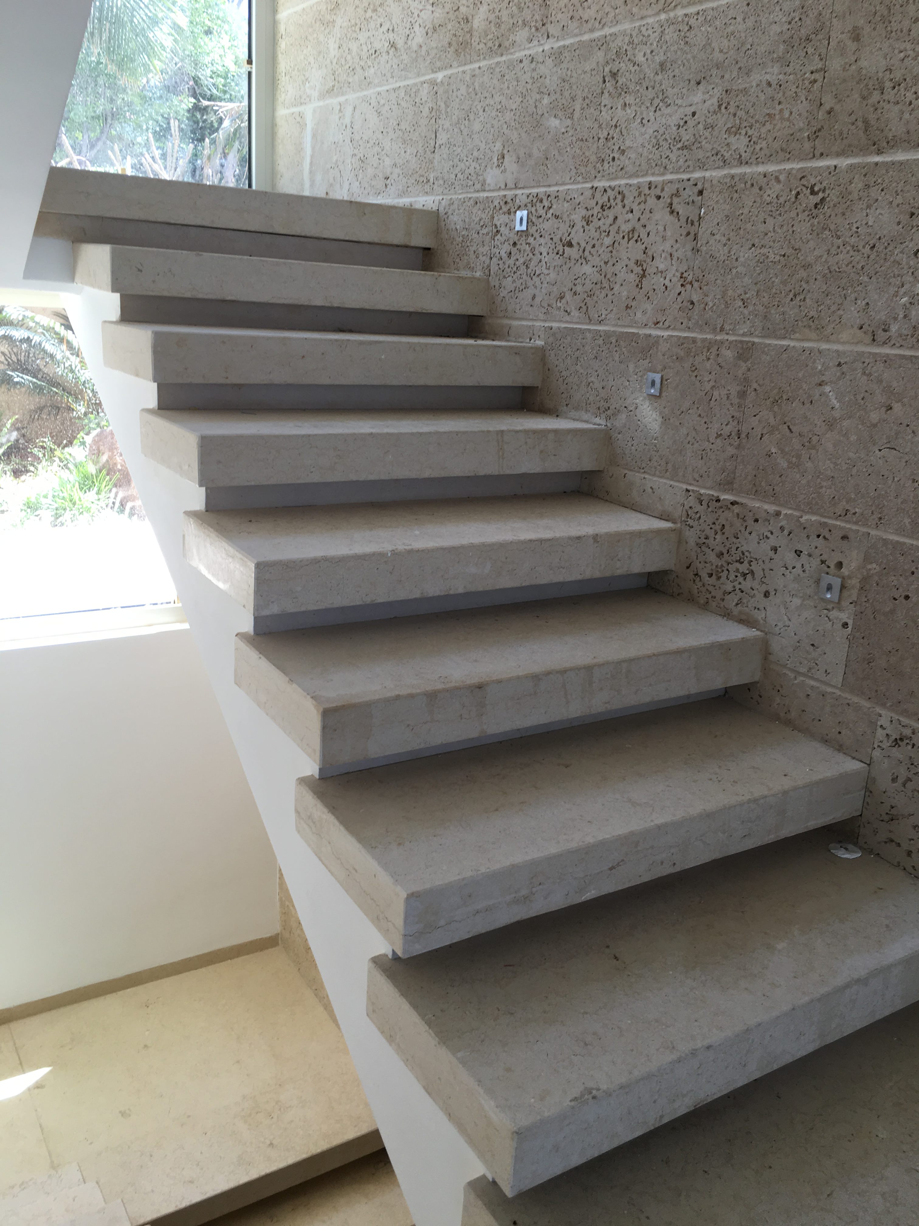 מדרגות שיש ואבן איכותיות