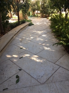 הוליסטון לעבודות ריצוף חוץ
