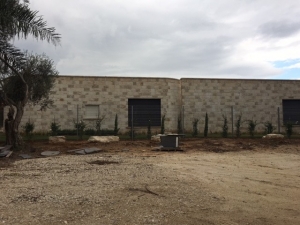 אבן המוברשת לחיפוי בקשת