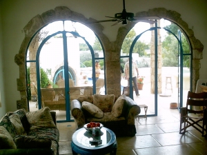 ריצוף פנים בבית ים תיכוני